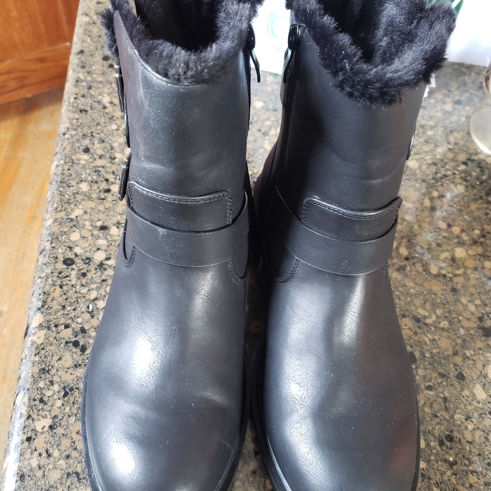 Size 10W torrid boots